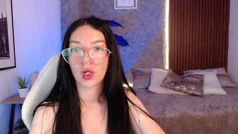 Chiara online show from March 2025 01:05:01 AM