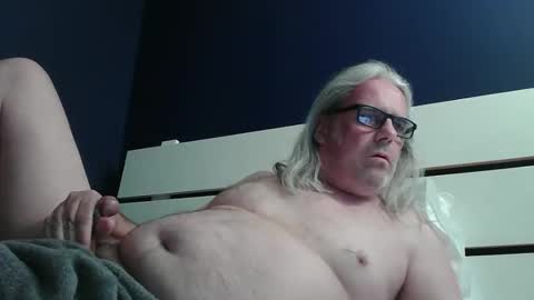 chiguitar online show from November 2025 09:58:01 PM