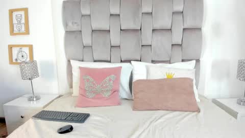 Chiki online show from October 2025 08:15:02 PM