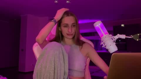 Goddess Vika - owner of all ur money online show from December 2024 04:11:02 PM