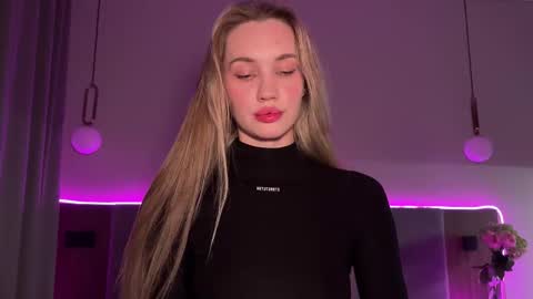 Goddess Vika - owner of all ur money online show from November 2025 03:12:01 PM