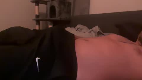 ChillGuyAVGsize online show from April 2026 05:01:02 AM