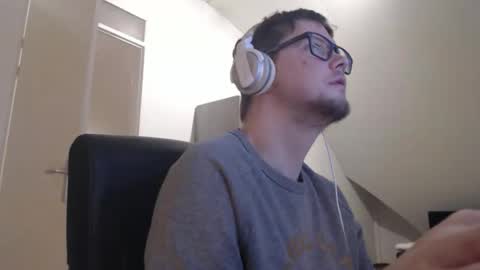 chillzonecam online show from November 2025 07:39:02 PM