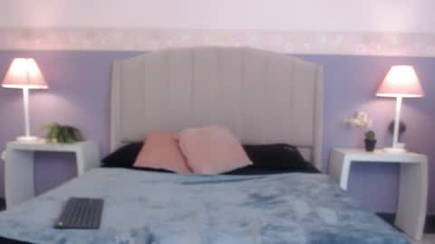 Chloe  online show from December 2025 11:40:02 AM