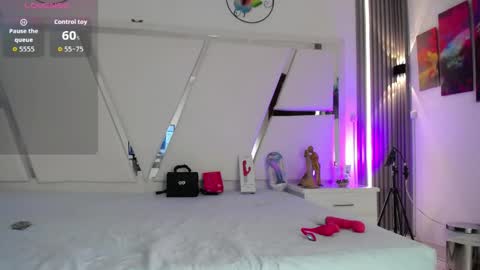 Chloe  online show from April 2026 01:01:02 PM