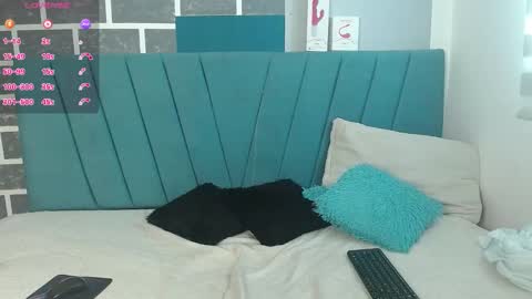 Abby 19 years online show from December 2025 07:11:02 PM