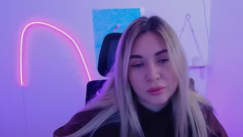 Chloe online show from November 2025 07:30:02 AM