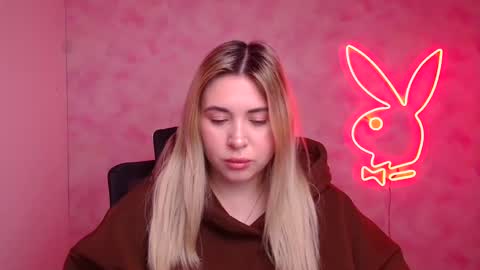 Chloe online show from December 2025 06:29:02 AM