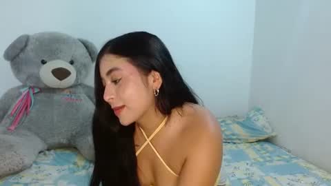 Snapshot of chloe_dolcee chatting on July 2026 07:05:02 PM Chloe online show from July 2026 07:05:02 PM