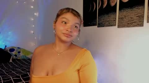 chloe_kisses online show from April 2026 11:27:01 AM