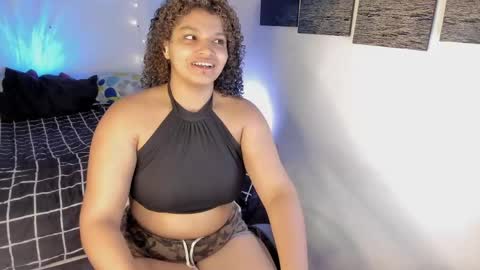 Snapshot of chloe_kisses chatting on April 2026 11:34:01 AM chloe_kisses online show from April 2026 11:34:01 AM