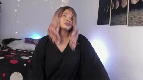 Snapshot of chloe_kisses chatting on May 2026 11:27:01 AM chloe_kisses online show from May 2026 11:27:01 AM