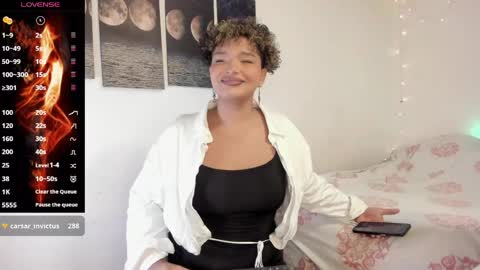 Snapshot of chloe_kisses chatting on June 2026 11:23:01 AM chloe_kisses online show from June 2026 11:23:01 AM