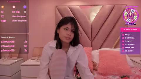 Snapshot of chloe_larson chatting on May 2026 01:02:04 AM Chloe online show from May 2026 01:02:04 AM