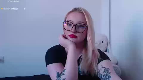 Chloe Levine online show from September 2025 09:15:01 PM