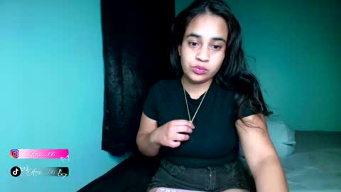 Snapshot of chloe_maia1 chatting on September 2025 12:43:02 AM AMY online show from September 2025 12:43:02 AM