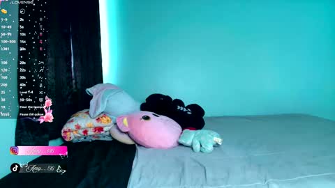 Snapshot of chloe_maia1 chatting on September 2025 05:23:01 PM AMY online show from September 2025 05:23:01 PM