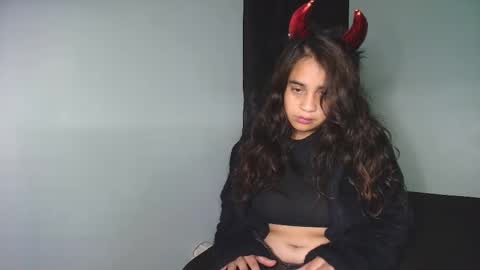 Snapshot of chloe_maia1 chatting on October 2025 01:35:01 AM AMY online show from October 2025 01:35:01 AM