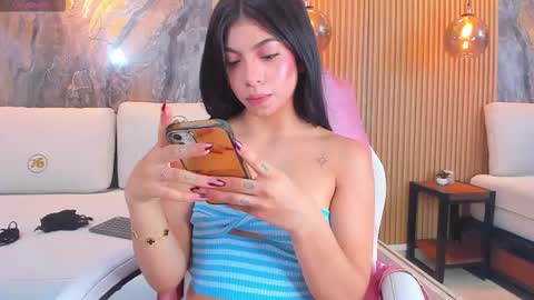  CHLOE  online show from November 2025 06:56:02 PM