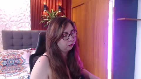 chloe_prg online show from February 2025 03:53:02 PM