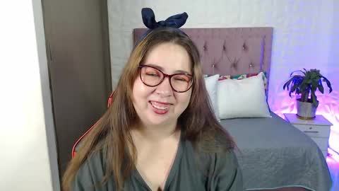 chloe_prg online show from February 2025 12:51:02 PM