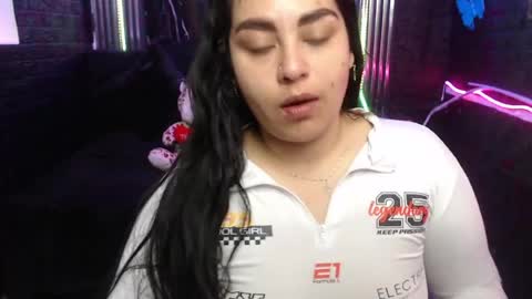 chloe_smith5 online show from April 2026 01:17:02 PM