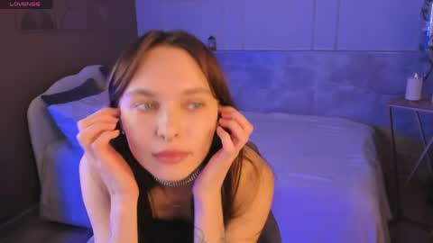 Snapshot of chloe_sunny chatting on March 2026 06:25:01 AM Chloe online show from March 2026 06:25:01 AM