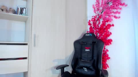 Chloe Miller  online show from February 2026 02:06:02 AM