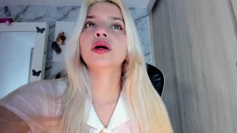 Snapshot of chloe_sweet7 chatting on June 2026 03:31:02 AM Chloe Miller online show from June 2026 03:31:02 AM