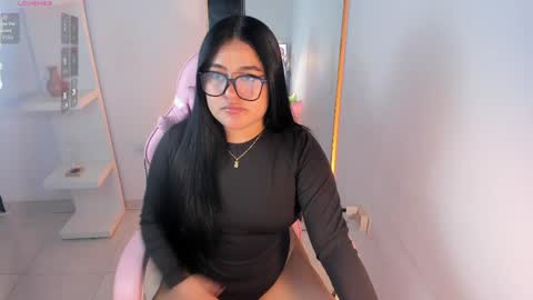 Snapshot of chloe_t2 chatting on May 2026 02:07:01 AM chloe_t2 online show from May 2026 02:07:01 AM