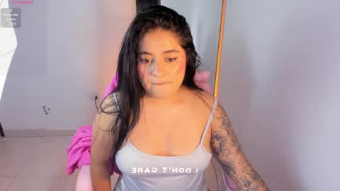 Snapshot of chloe_t2 chatting on June 2026 01:23:01 AM chloe_t2 online show from June 2026 01:23:01 AM
