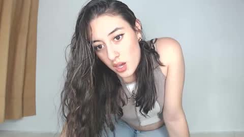 Chloe  online show from October 2025 09:57:01 PM