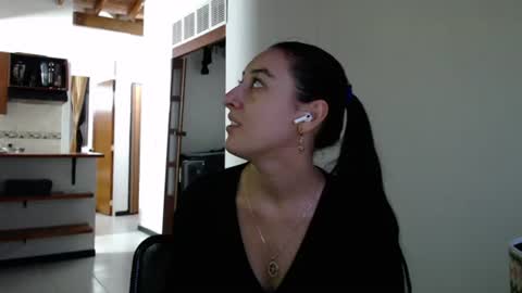 Snapshot of chloe_vahos chatting on June 2026 11:32:01 PM Chloe online show from June 2026 11:32:01 PM