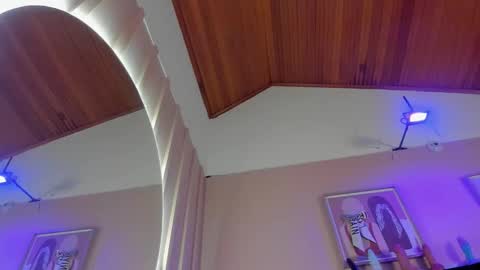   online show from December 2025 07:32:01 PM