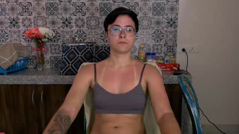 Eva and Sandra online show from February 2025 05:15:02 AM