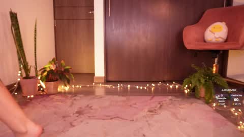 cloe online show from September 2025 07:16:01 PM