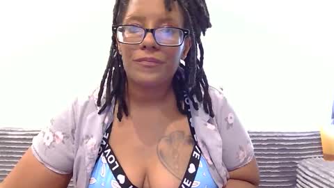 Snapshot of chloeclapper24 chatting on March 2026 03:12:01 AM Chloe online show from March 2026 03:12:01 AM