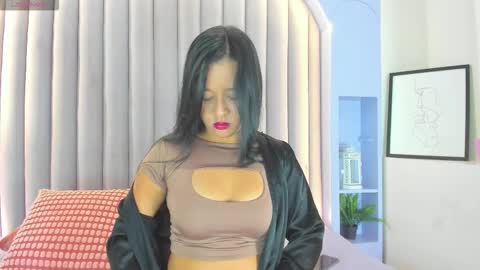 C H L O E  online show from February 2026 11:36:02 AM