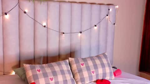 C H L O E  online show from March 2026 02:25:01 AM