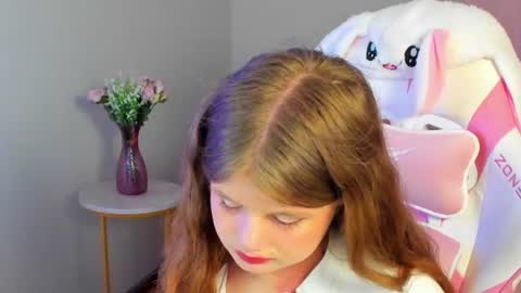 ChloeHalses online show from June 2026 07:03:02 PM