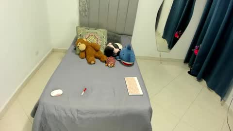 Snapshot of chloeharlan_ chatting on March 2026 01:00:01 AM Laura independent model online show from March 2026 01:00:01 AM