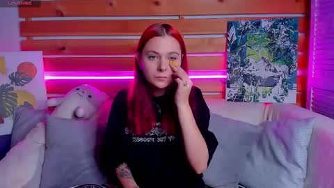 Chloe online show from November 2025 01:00:02 AM