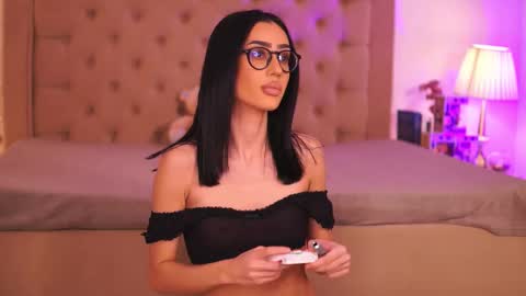 Chlo online show from February 2026 04:24:01 AM