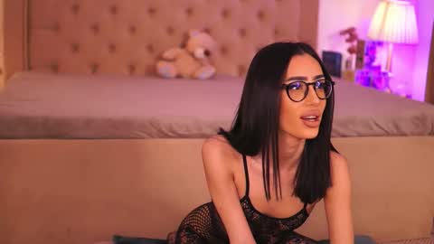 Chlo online show from March 2026 04:06:01 AM