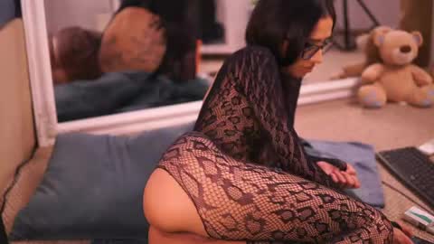 Chlo online show from April 2026 12:29:02 PM