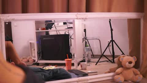 Chlo online show from April 2026 03:42:01 AM