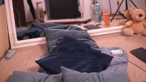 Chlo online show from April 2026 04:04:02 AM