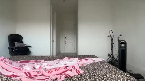 chloeros3e online show from September 2025 03:11:01 PM