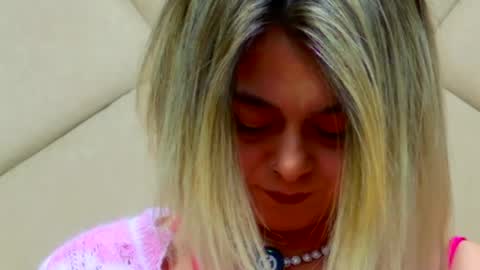 Snapshot of chloevee chatting on May 2026 05:35:01 AM Chloe Vee online show from May 2026 05:35:01 AM