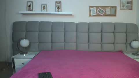 chlooe_zoe online show from September 2025 08:44:01 PM